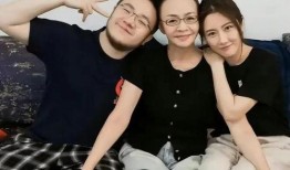 八卦娱乐吃瓜故事,揭秘娱乐圈背后的吃瓜故事